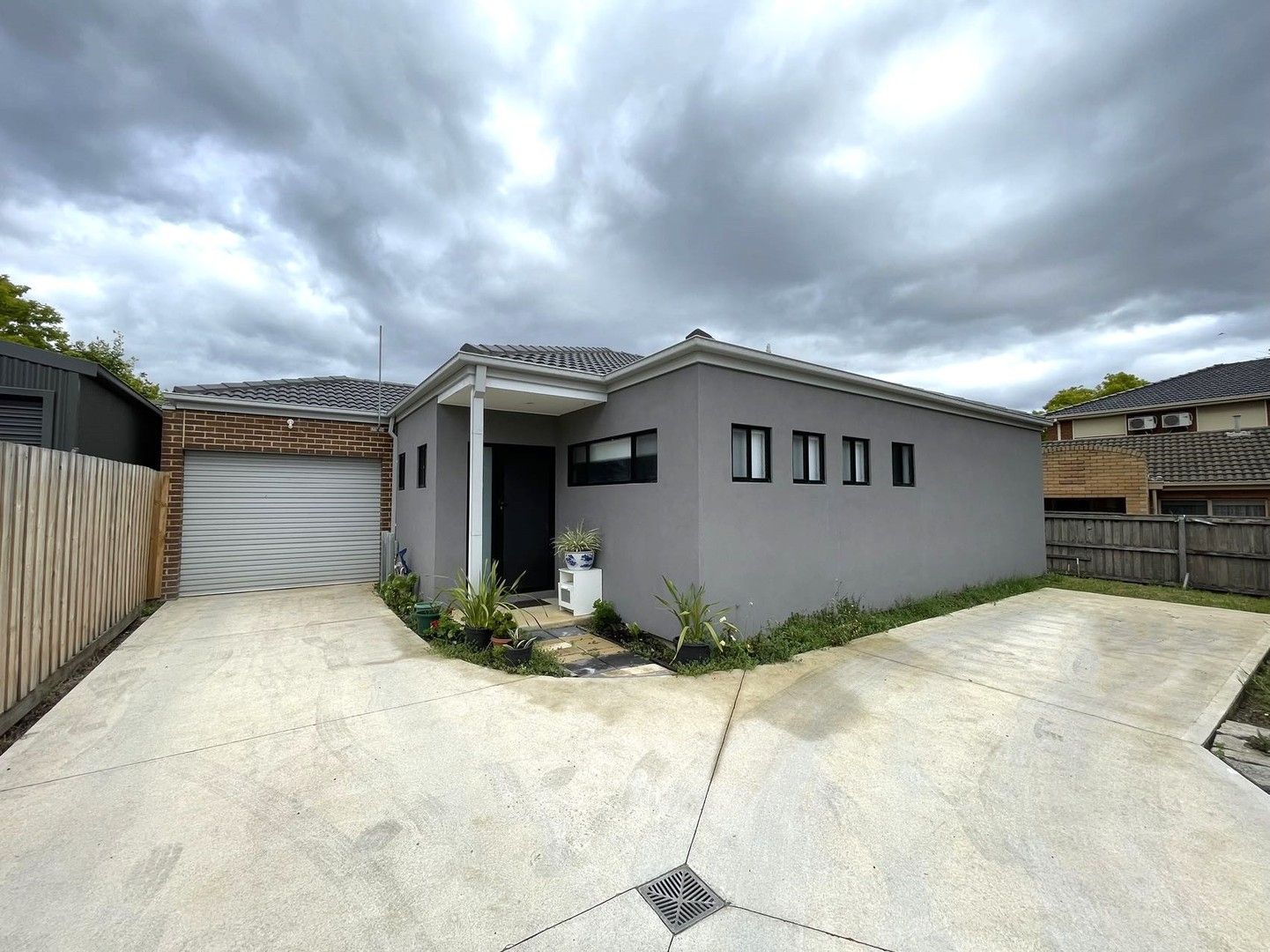 3 bedrooms Apartment / Unit / Flat in 2/9 Laurel Street PRESTON VIC, 3072