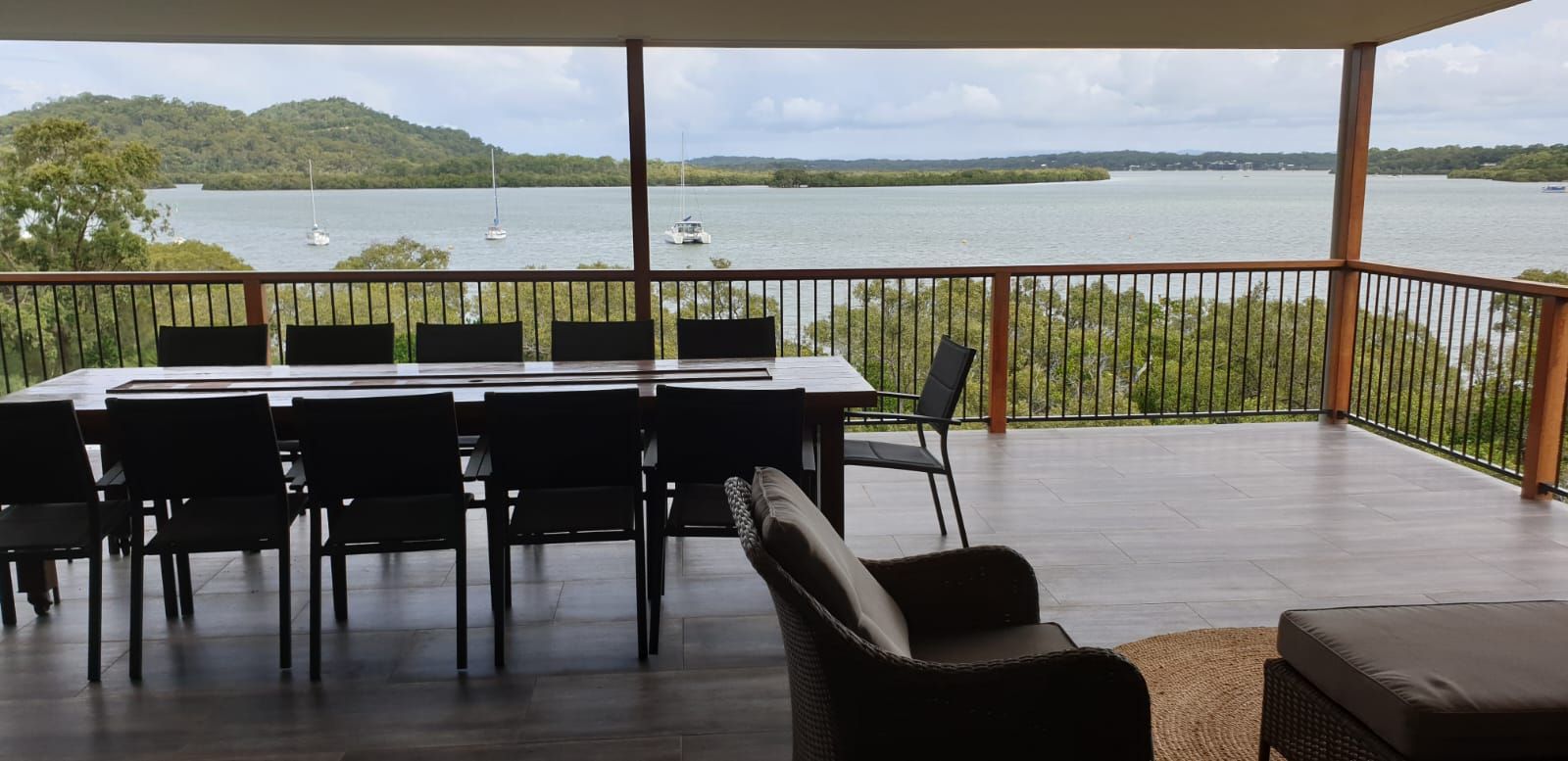 5 bedrooms House in 146 Canaipa Point Drive RUSSELL ISLAND QLD, 4184
