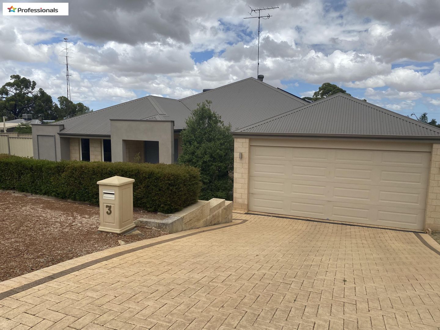 3 King Street, Waroona WA 6215, Image 1