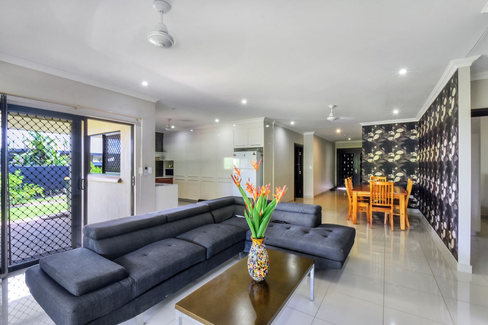 206 Forrest Parade, Rosebery NT 0832, Image 2