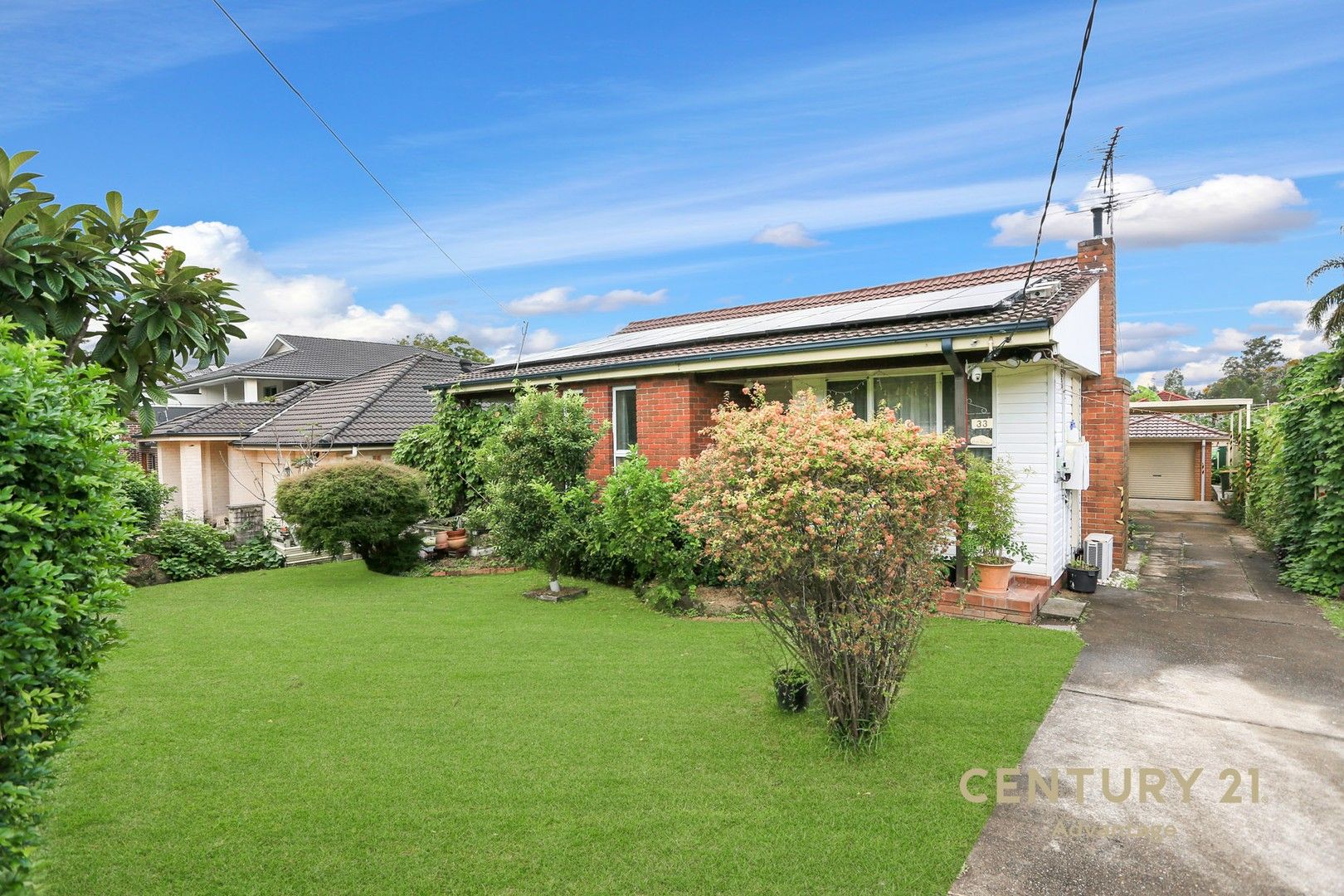 8 bedrooms House in 33 Fyall Avenue WENTWORTHVILLE NSW, 2145