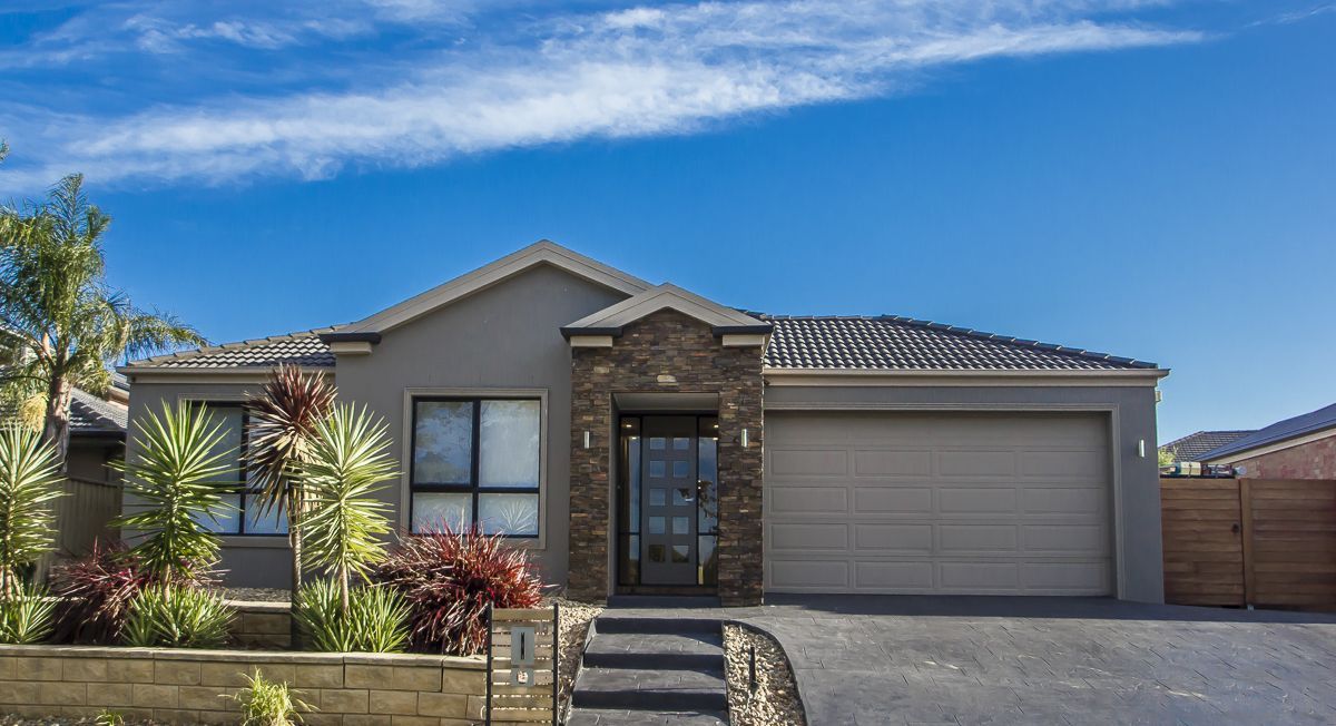 15 The Esplanade , Narre Warren South Property History & Address