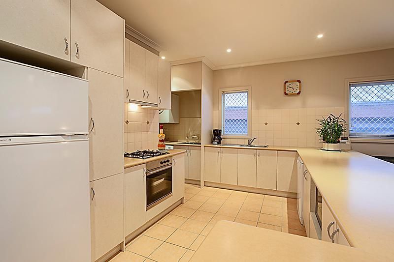 22 Simpson Walk, KENSINGTON VIC 3031, Image 2