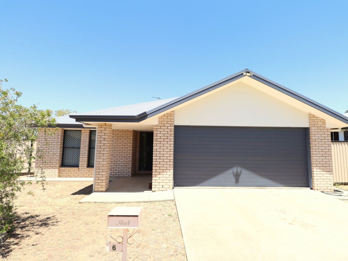 4 bedrooms House in 6 Beetson Drive ROMA QLD, 4455