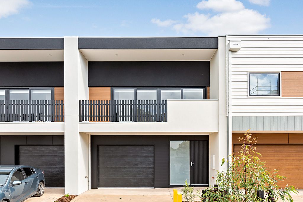 3 bedrooms Townhouse in 5 Surfers Crescent CARRUM DOWNS VIC, 3201