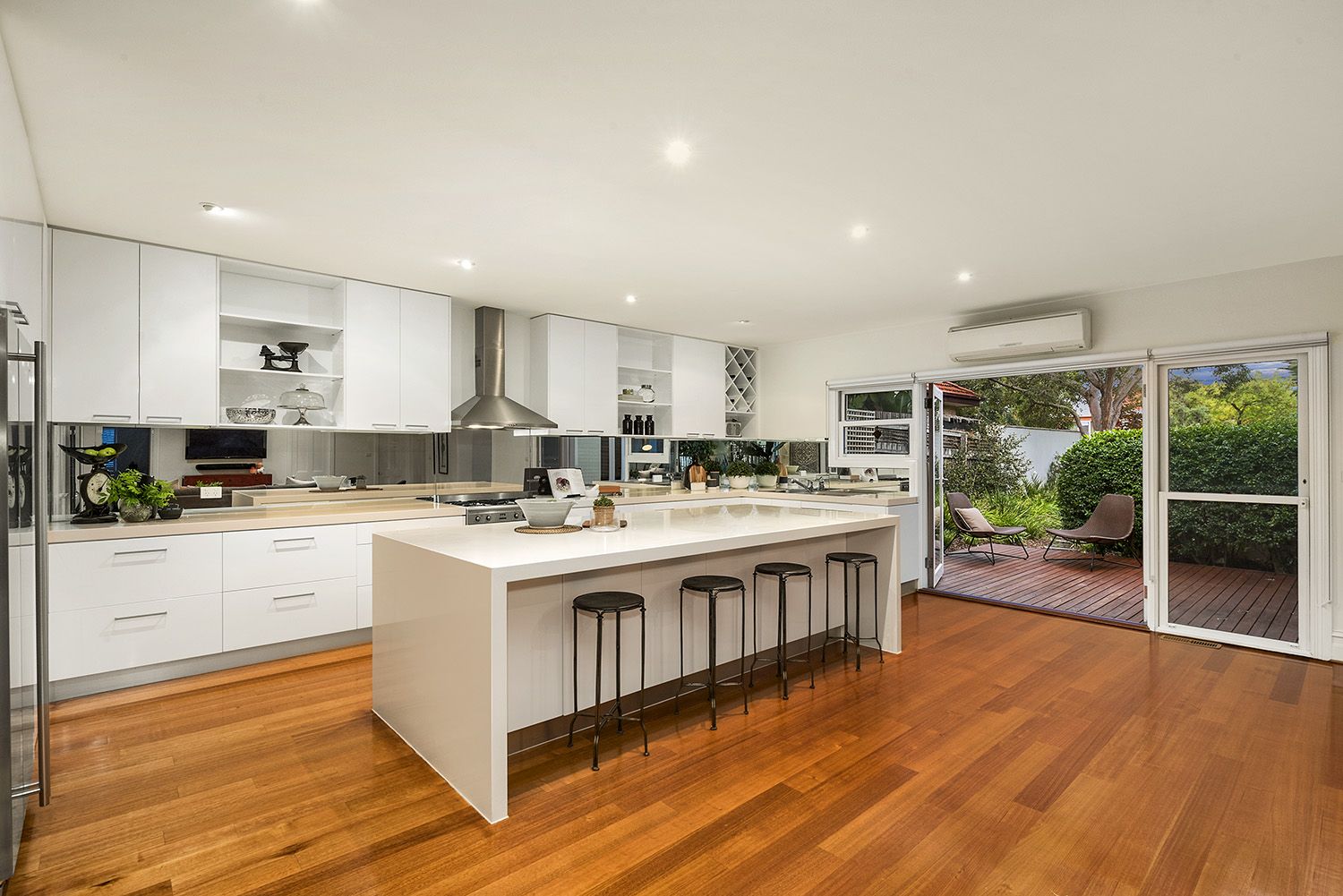 10 St Georges Road, Elsternwick VIC 3185, Image 2