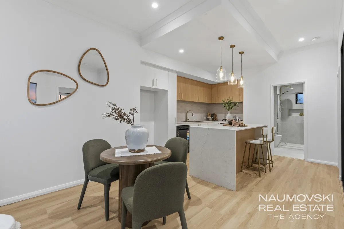 MODERN LUXURY MEETS LIFESTYLE CONVENIENCE! - View 5