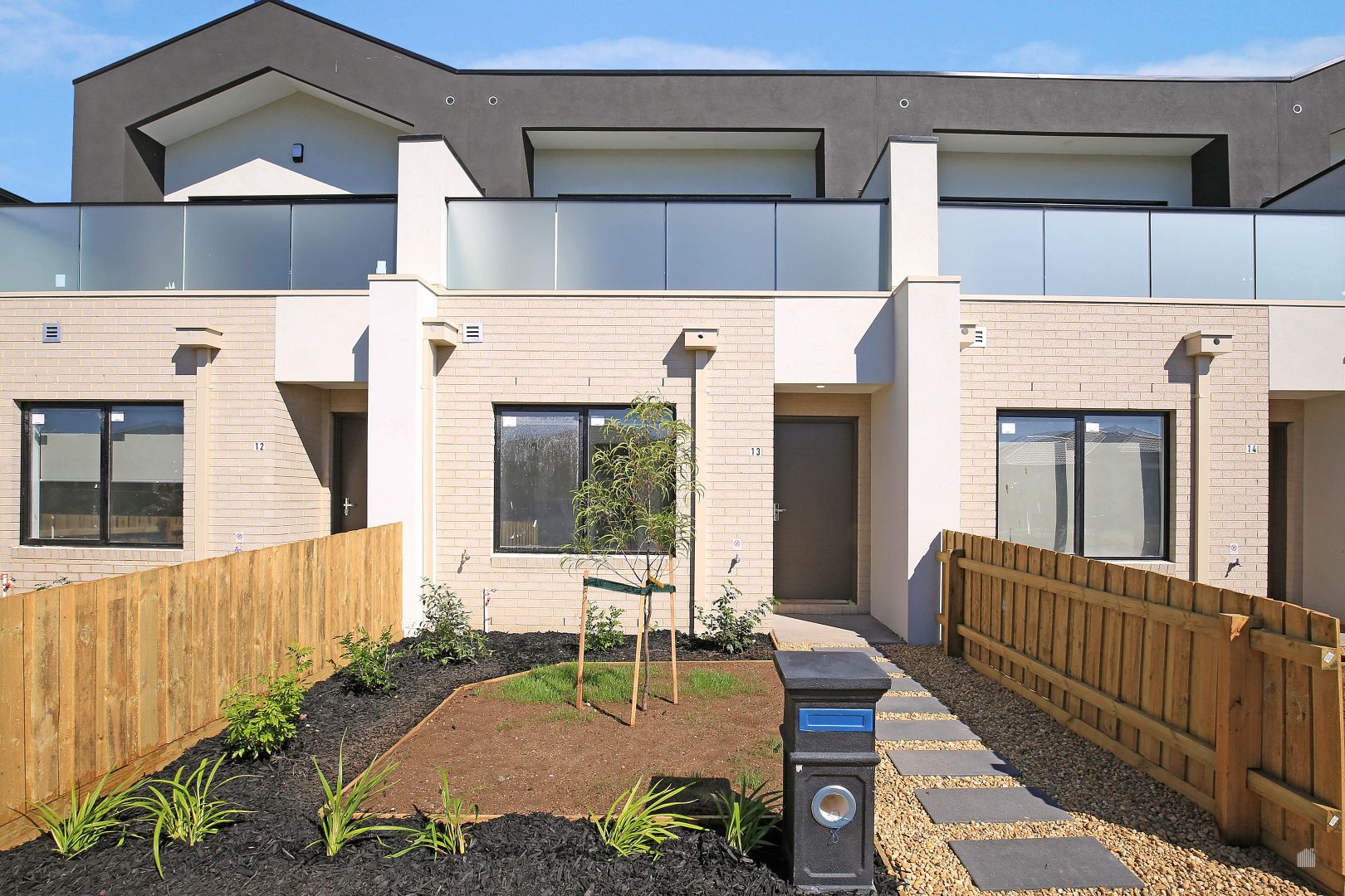 205B/8 Falcon Court Footscray Property History Address Research