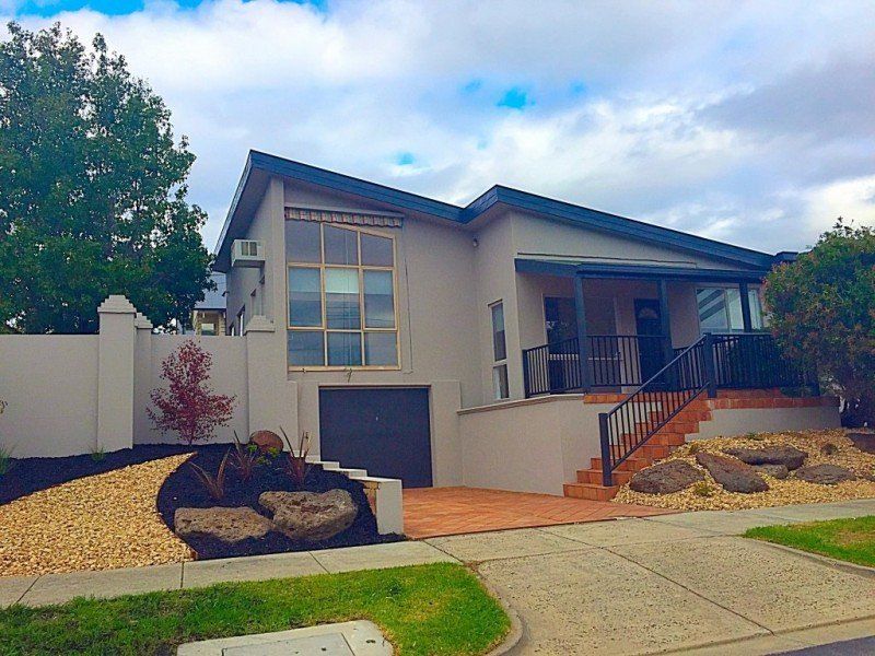 22 Glenview Road, Doncaster East VIC 3109