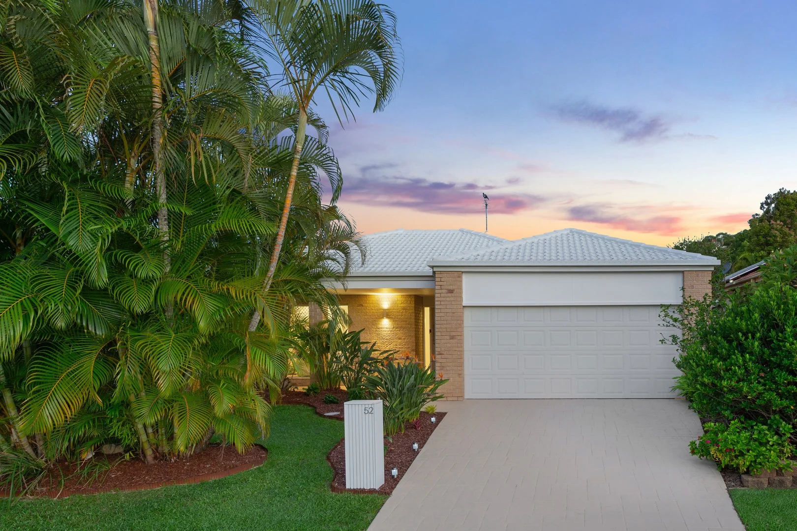 52 Silver Glade, Elanora QLD 4221
