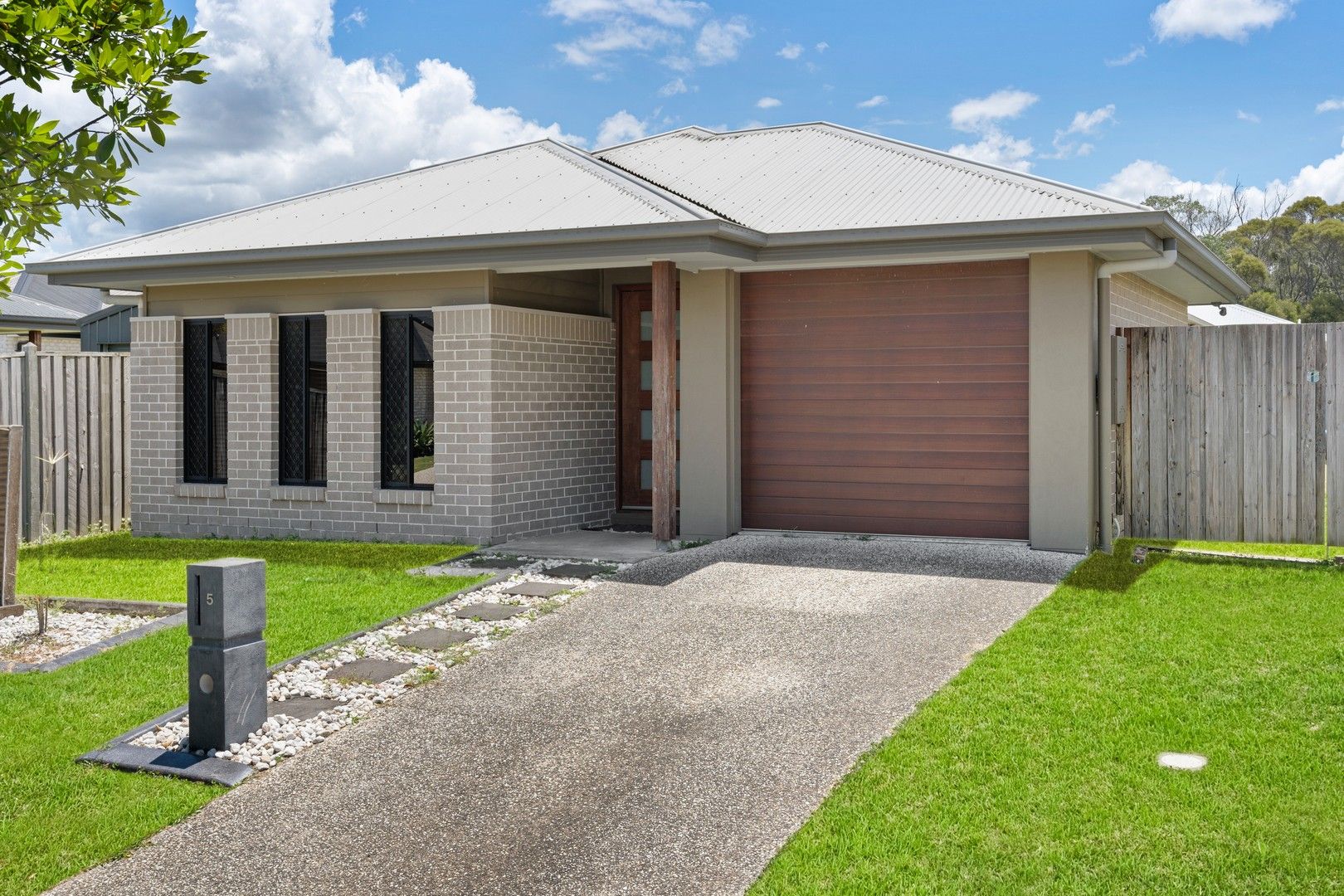 3 bedrooms House in 5 Dahlia Crescent CABOOLTURE QLD, 4510