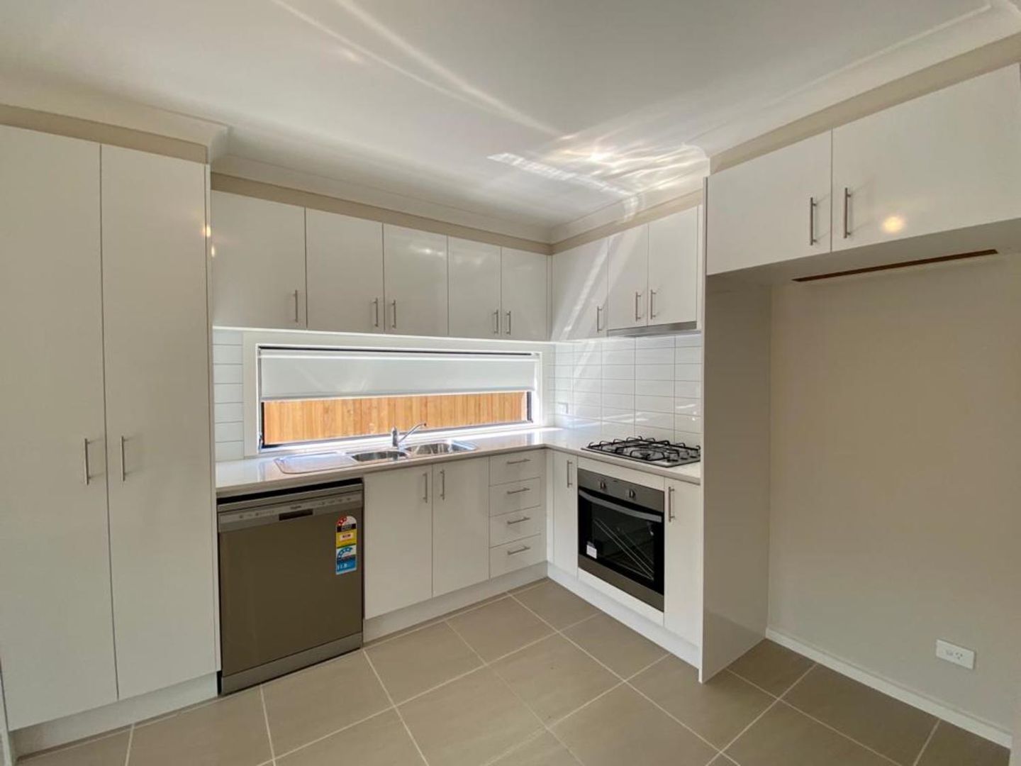 27 Ragusa Terrace, Mernda VIC 3754, Image 2