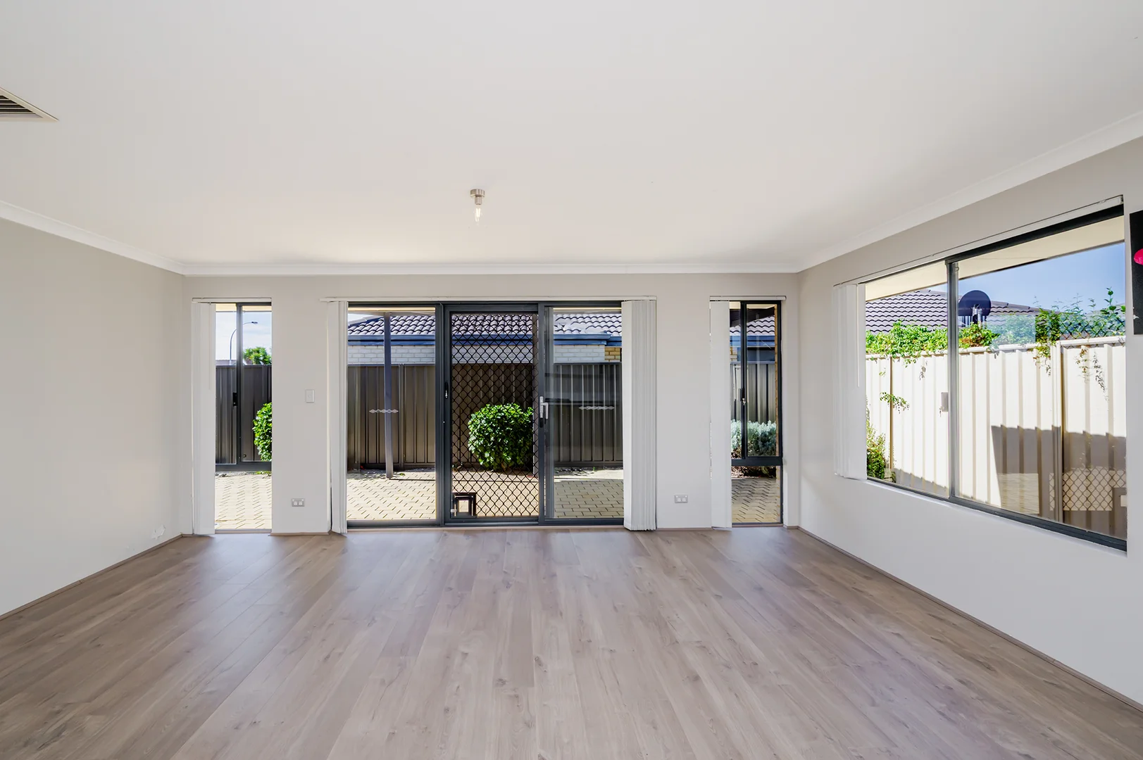 Additional image 8 of 1 Rosea Way, Banksia Grove WA 6031