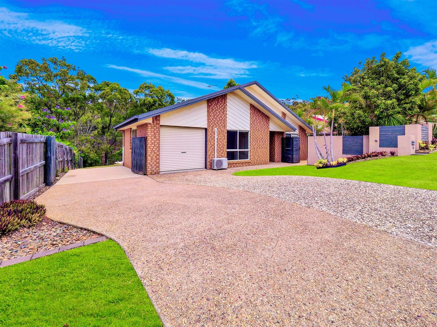 3 bedrooms House in 13 Jarrah Drive BOYNE ISLAND QLD, 4680