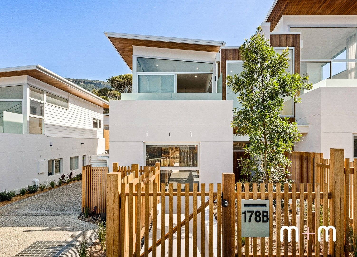 3 bedrooms Townhouse in 178b Lawrence Hargrave Drive THIRROUL NSW, 2515