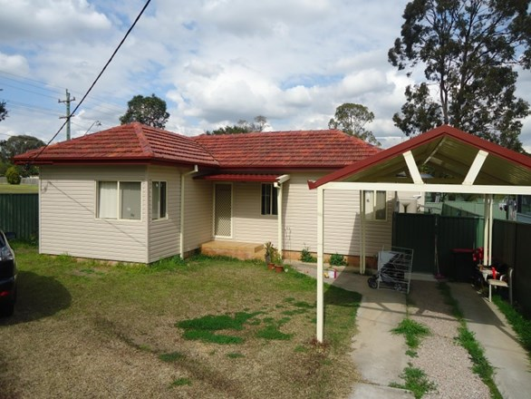 2 Bromfield Avenue, Toongabbie NSW 2146