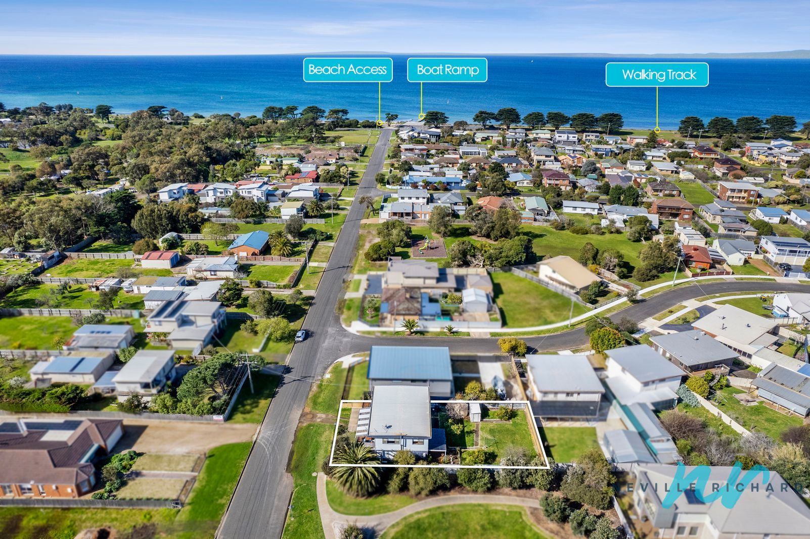 70 Leviens Road, St Leonards VIC 3223 Domain