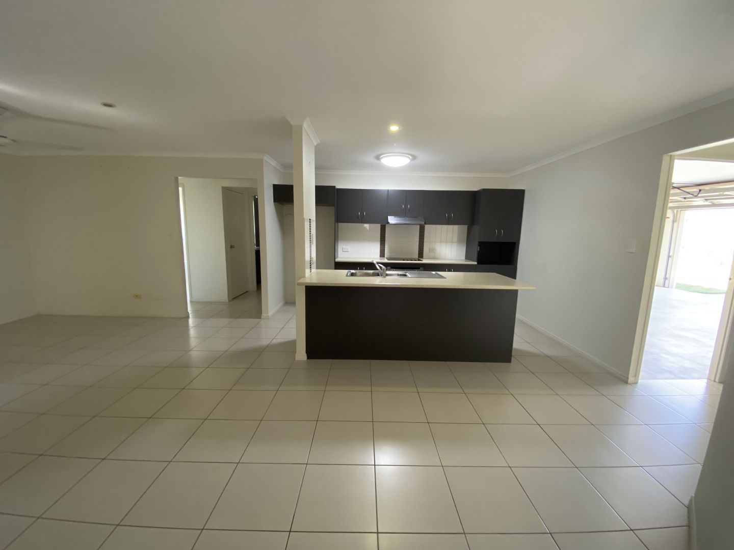 16 Surita Court, Boyne Island QLD 4680, Image 2