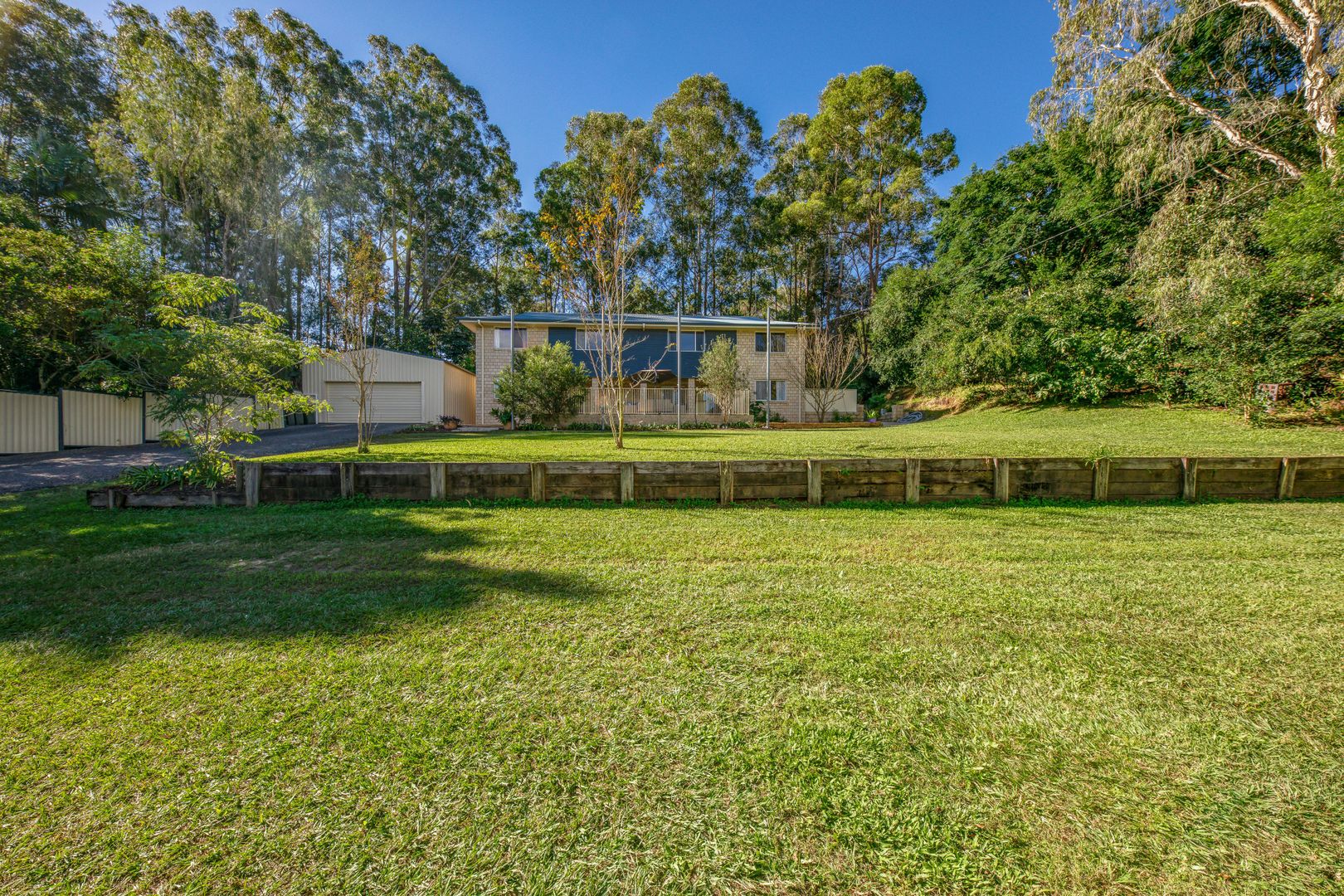 6 bedrooms House in 44 Alexandra parade WAMURAN QLD, 4512