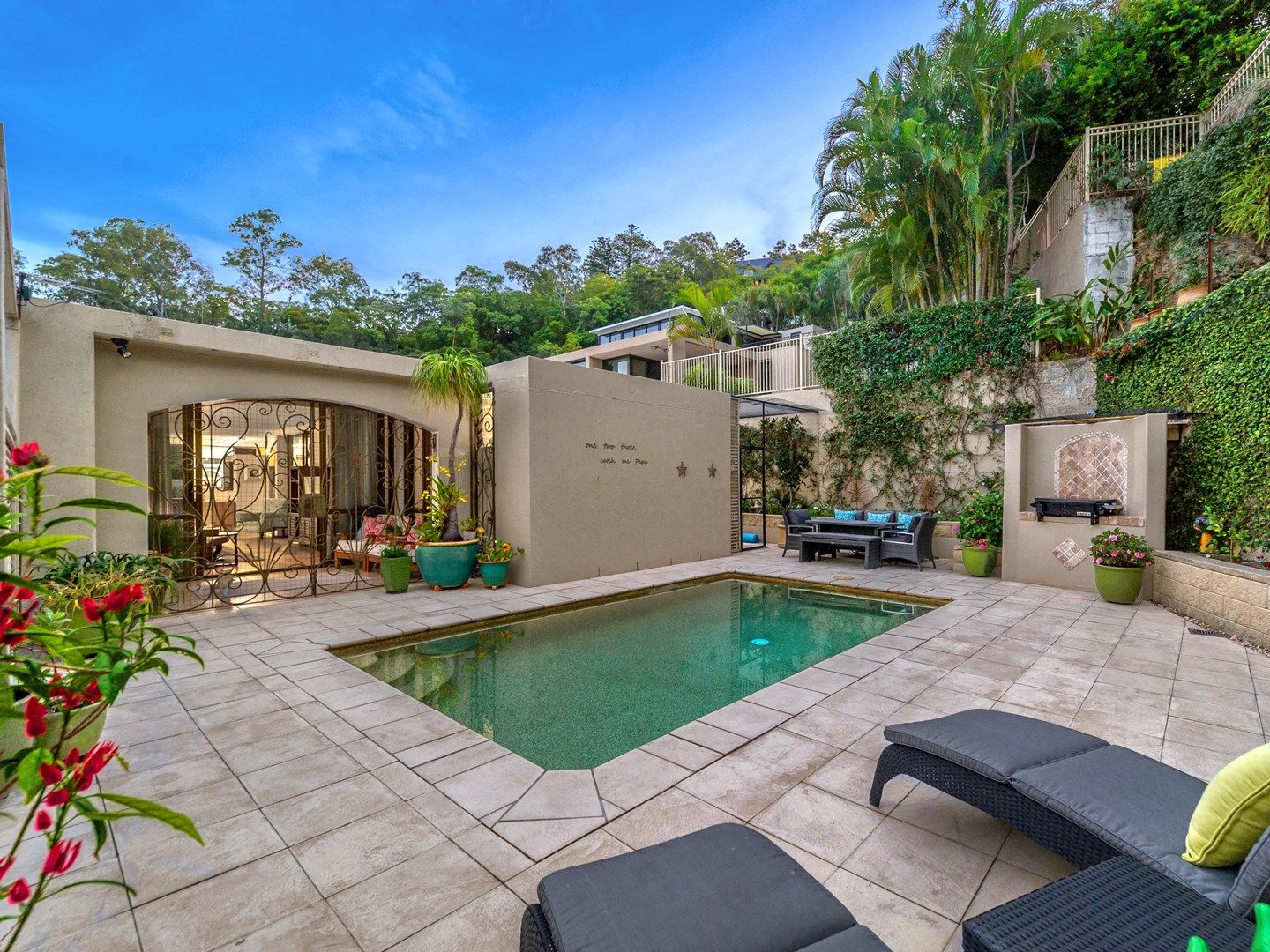 2/6 Golden Orchid Close, Bardon QLD 4065, Image 0