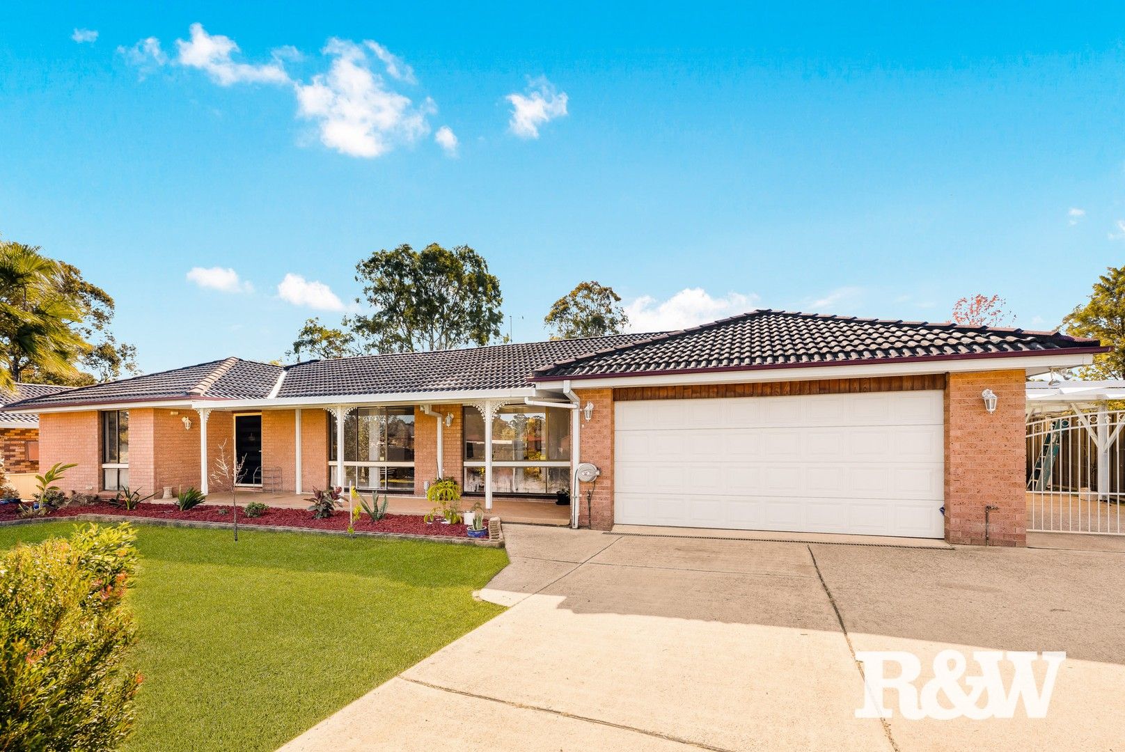 1 Nightmist Grove, St Clair NSW 2759, Image 0