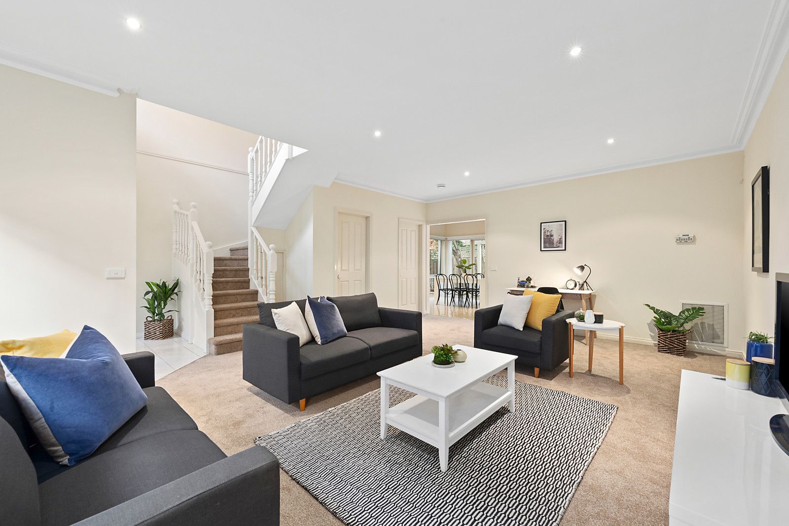 2/1070 Burke Road, Balwyn North VIC 3104, Image 2