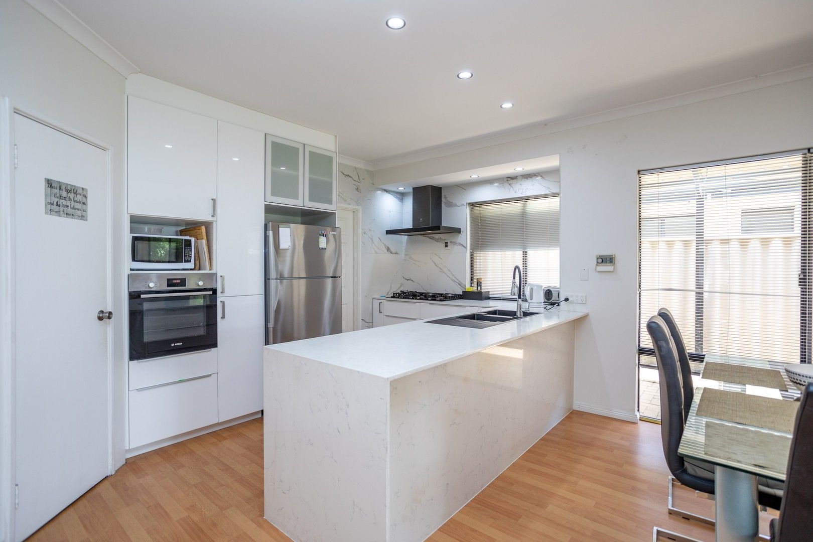 1 bedrooms House in 61 Grand Parade REDCLIFFE WA, 6104