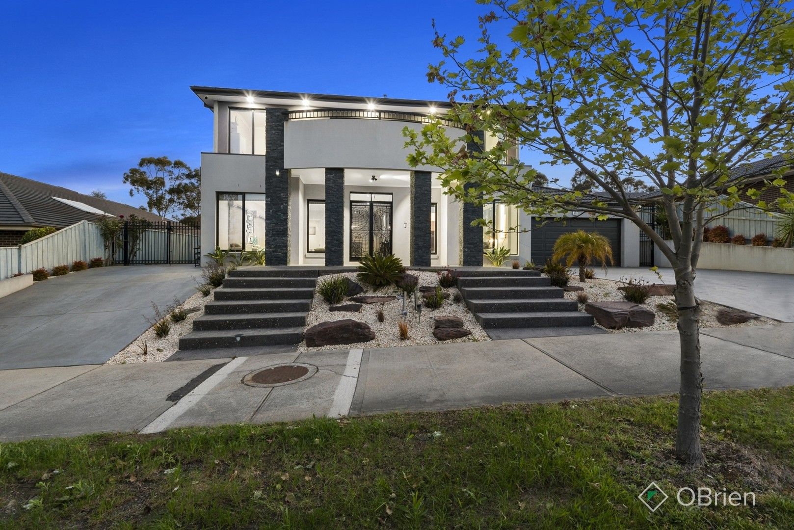 6 bedrooms House in 21 Avenview Drive NARRE WARREN NORTH VIC, 3804