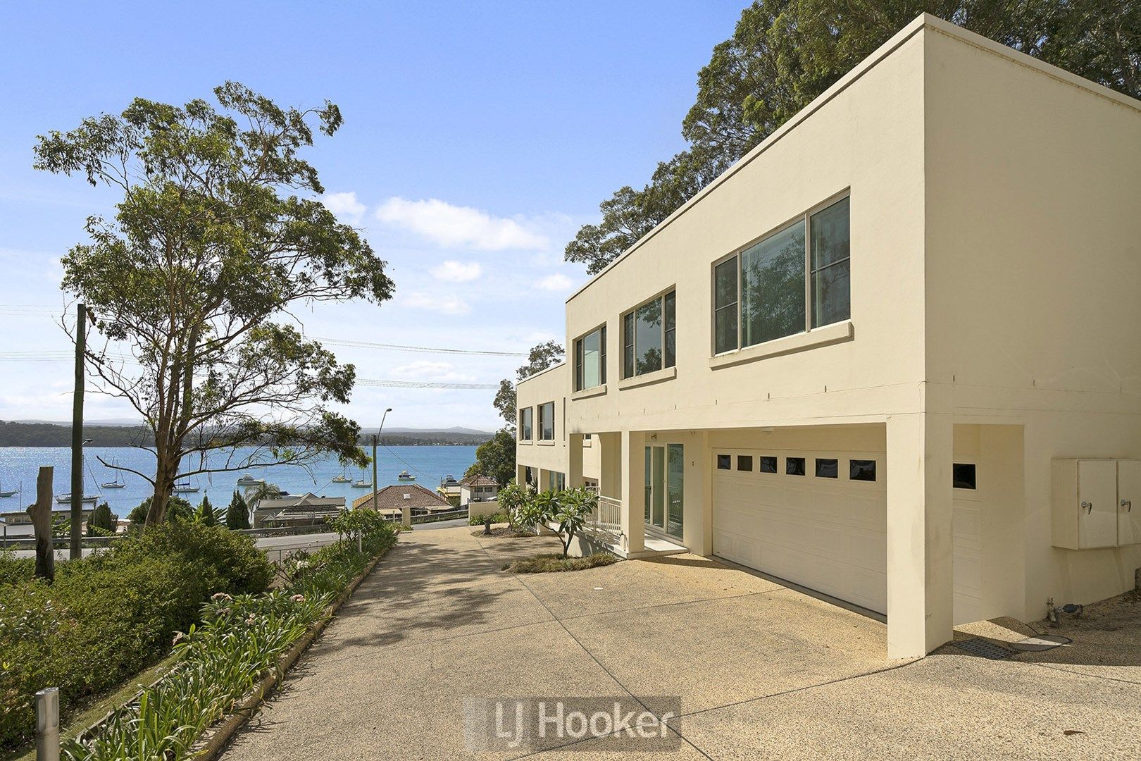 2/24 Bareki Road, Eleebana NSW 2282, Image 0