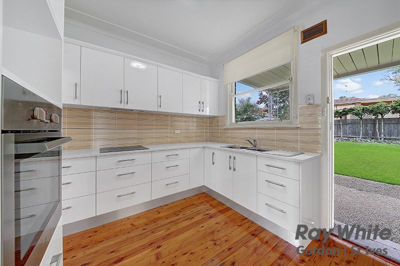 26 Mulgray Avenue, Baulkham Hills NSW 2153, Image 2