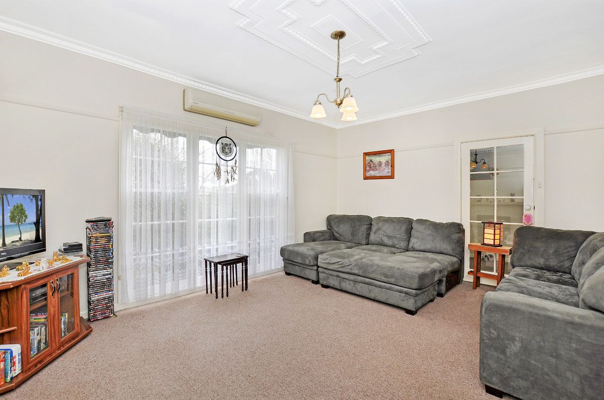 11 Morongo Avenue, Hamilton VIC 3300, Image 1