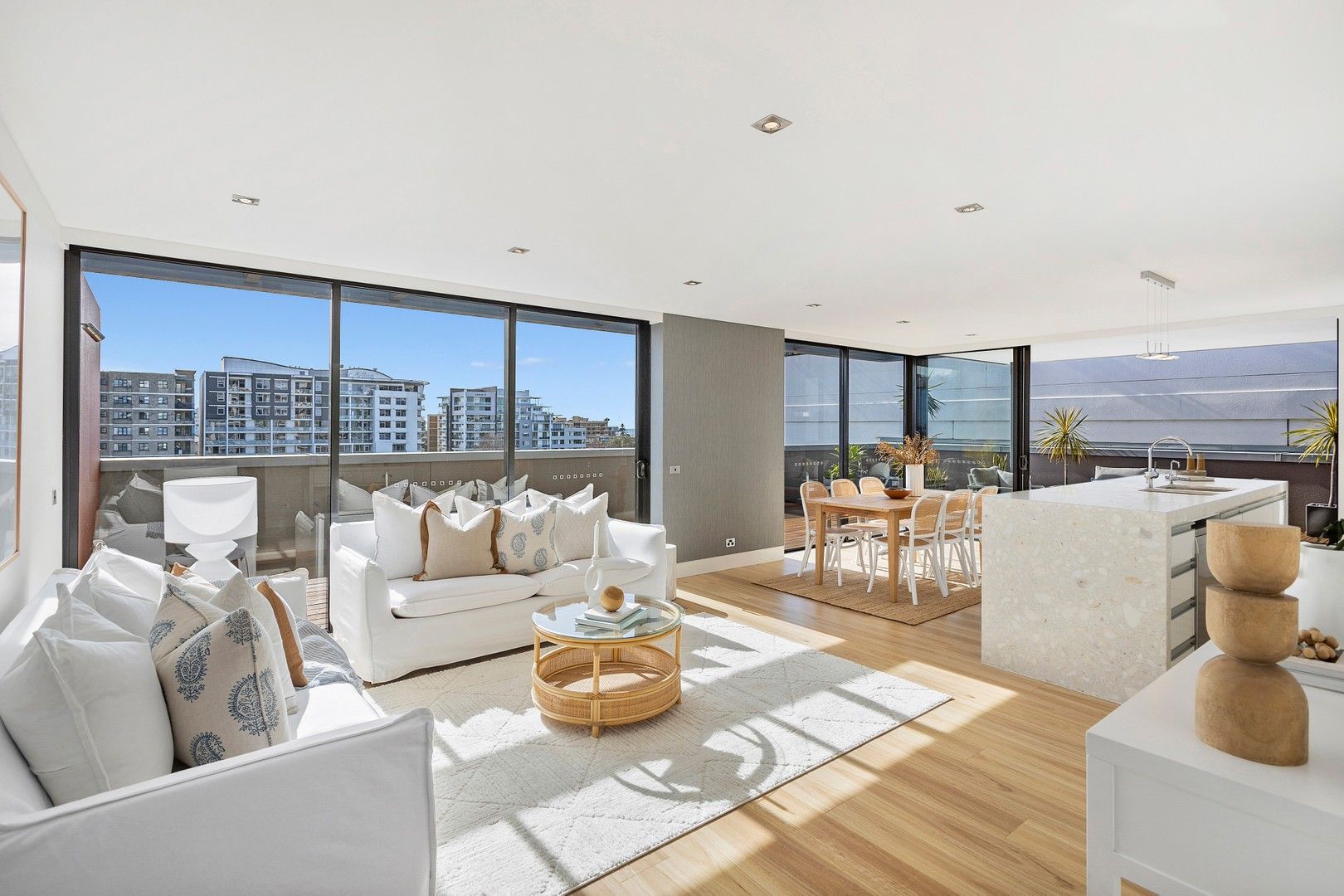 3 bedrooms Apartment / Unit / Flat in 701/53-61 Crown Street WOLLONGONG NSW, 2500