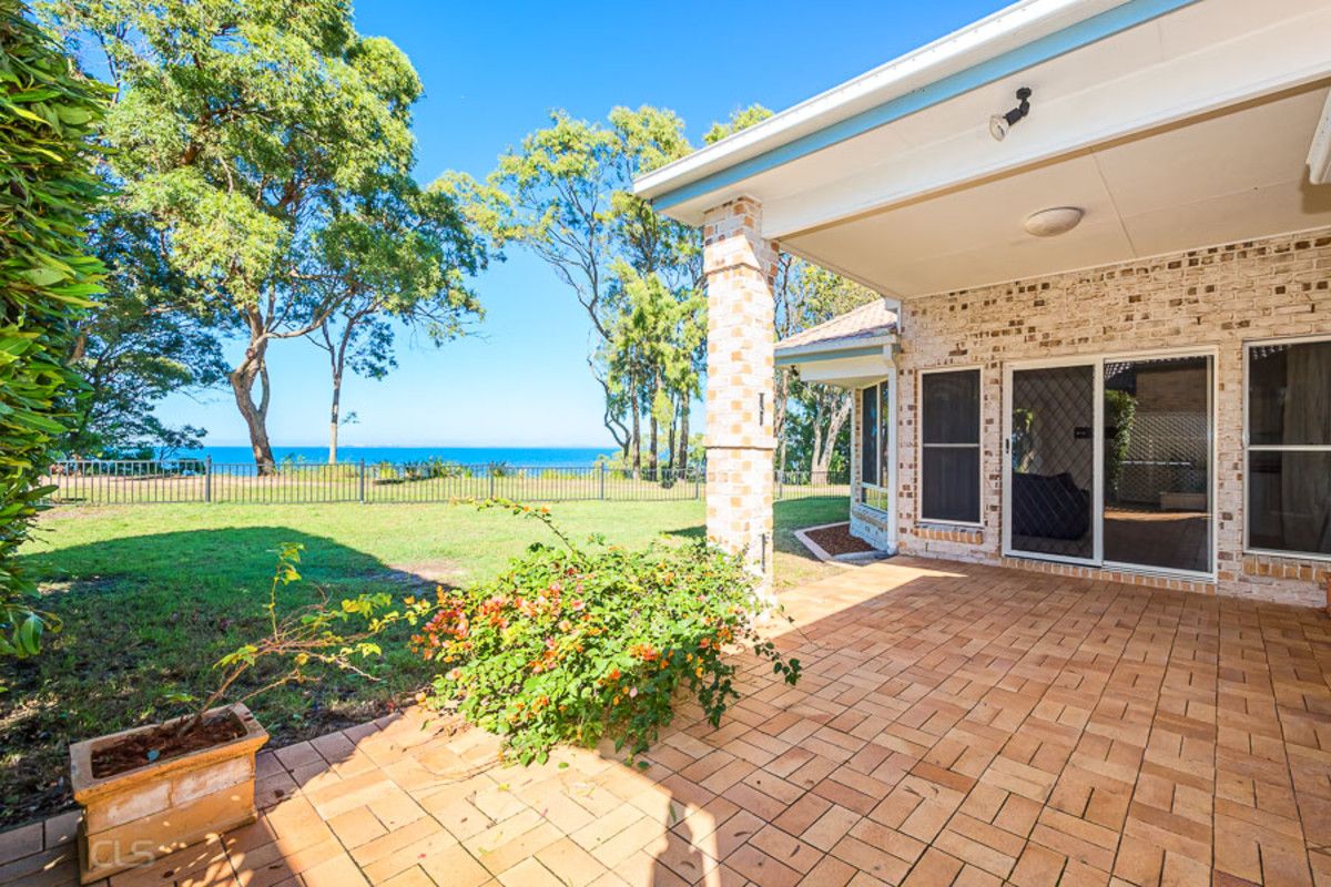 19 Loftus Place, Sandstone Point QLD 4511, Image 2