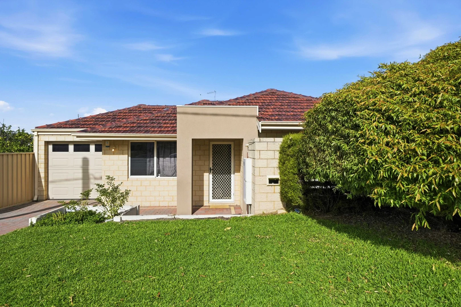 Primary image of 4A Debenham Street, Thornlie WA 6108