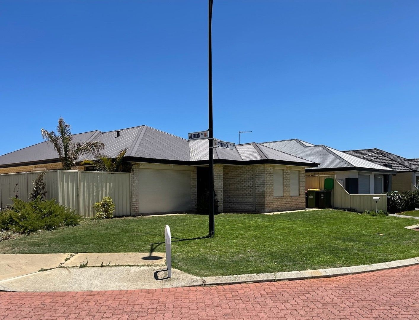 1 Syndicate Link, Lake Coogee WA 6166 Domain