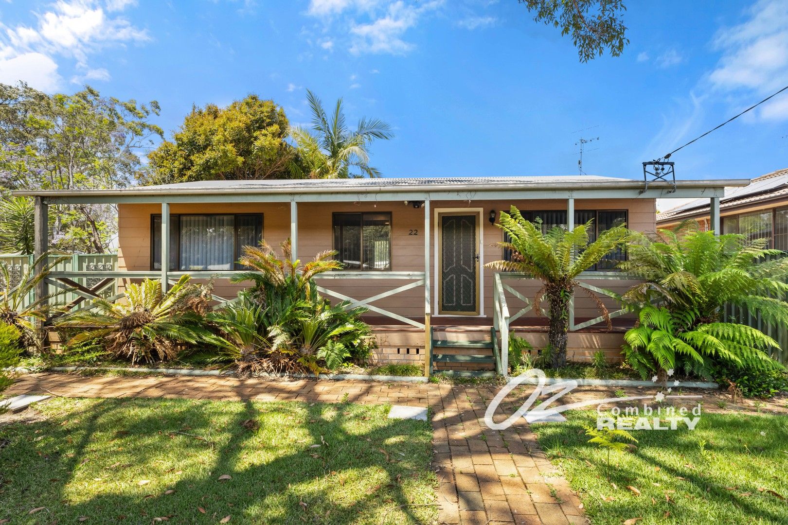 3 bedrooms House in 22 Roulstone Crescent SANCTUARY POINT NSW, 2540