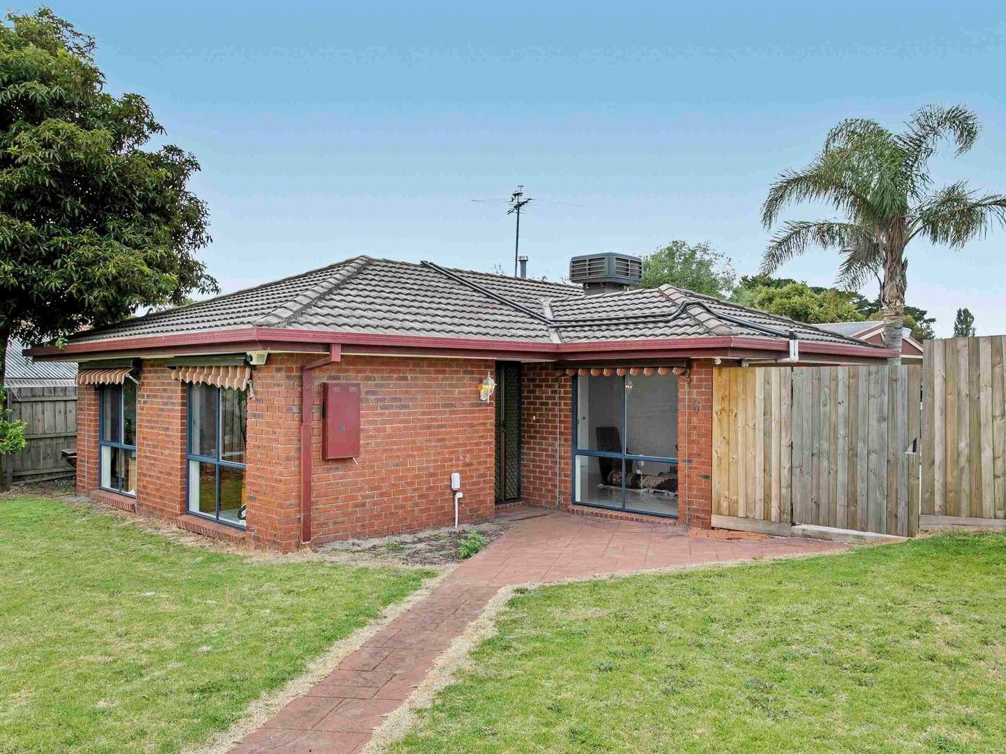 8 Hazelwood Avenue, Cranbourne North VIC 3977, Image 0