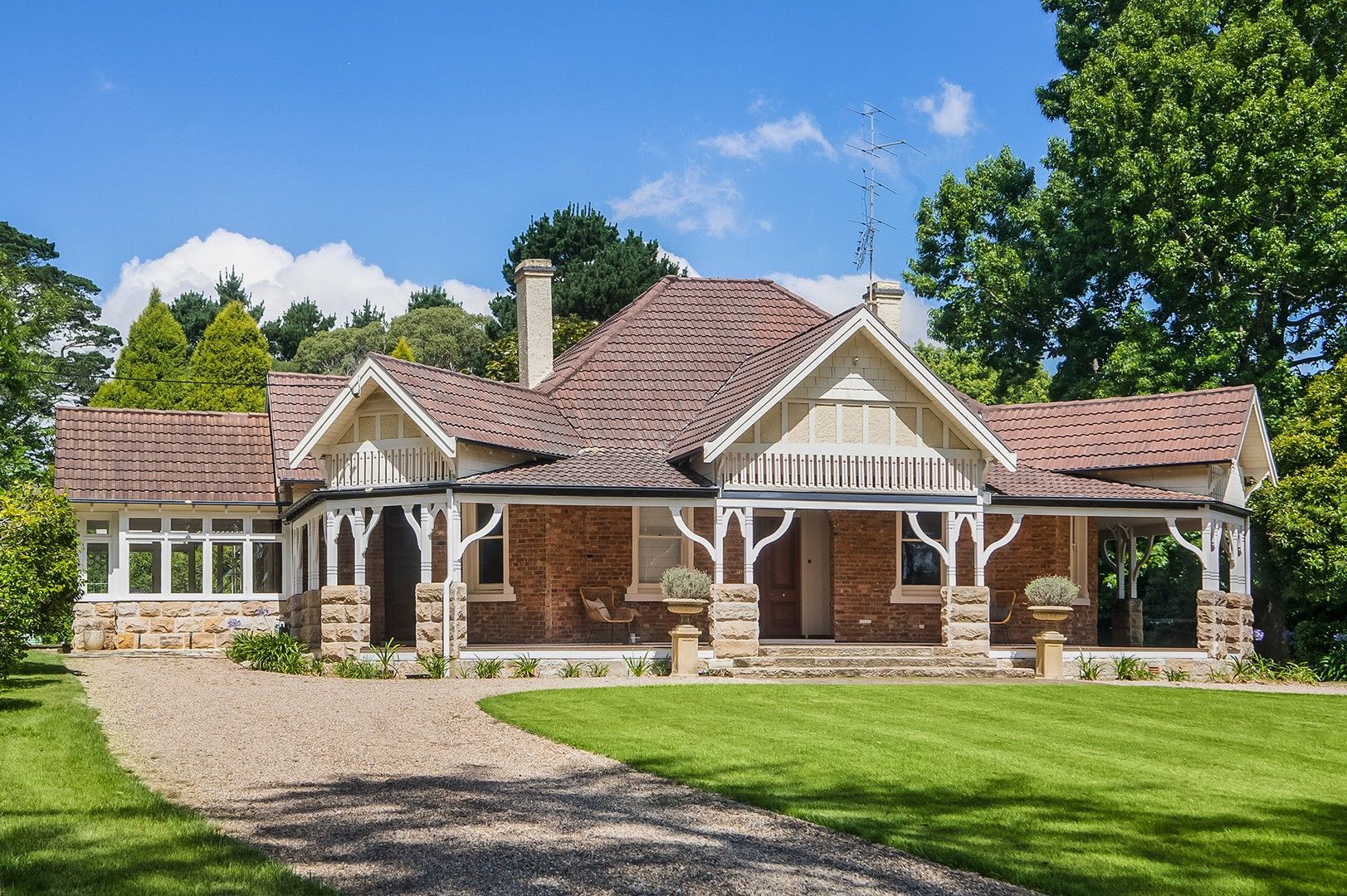 5 bedrooms House in 2-4 Lovelle Street MOSS VALE NSW, 2577