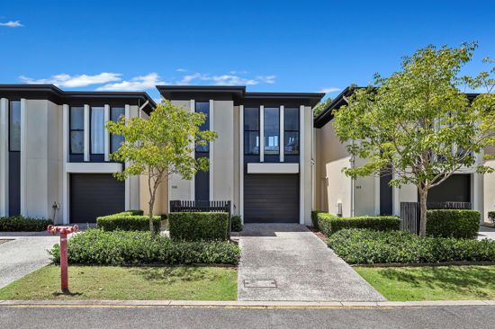 3 bedrooms Townhouse in 102 North Hill Drive Robina ROBINA QLD, 4226