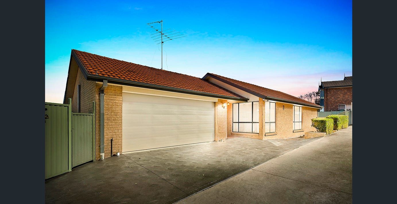 4 bedrooms House in 15 Yoorana Place CASTLE HILL NSW, 2154