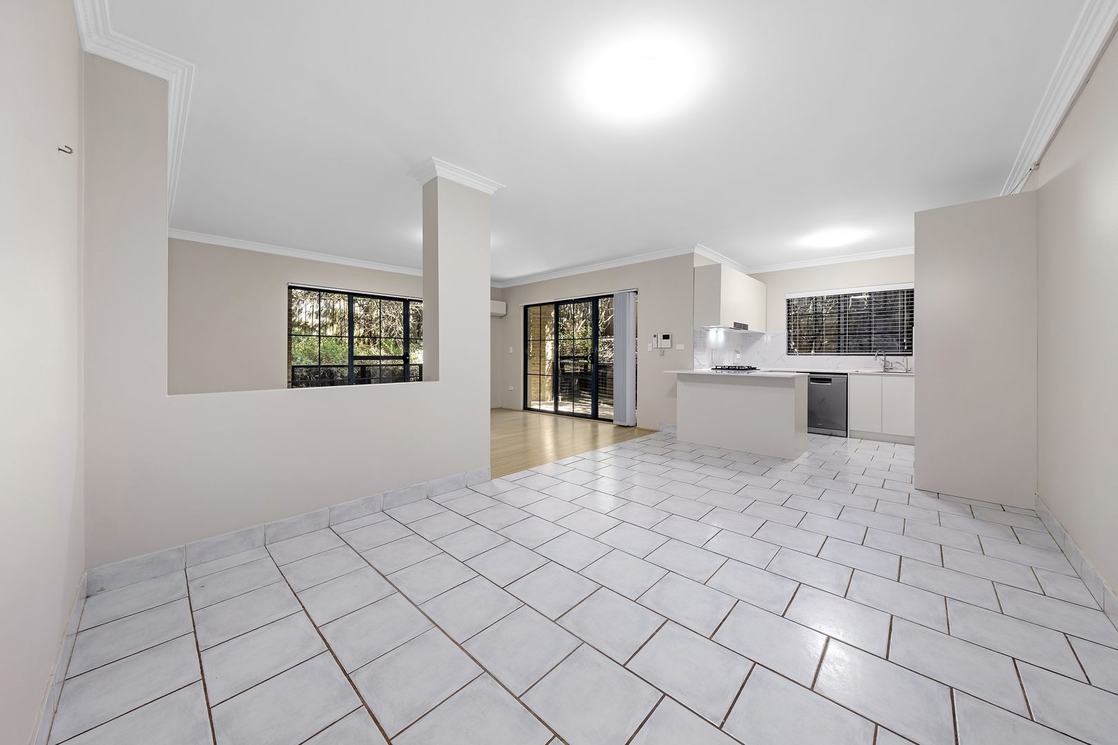4/4854 Cecil Avenue, Castle Hill NSW 2154 Apartment For Rent 900