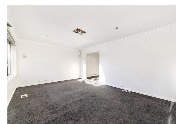 76 Ross Smith Crescent, Scullin ACT 2614, Image 2