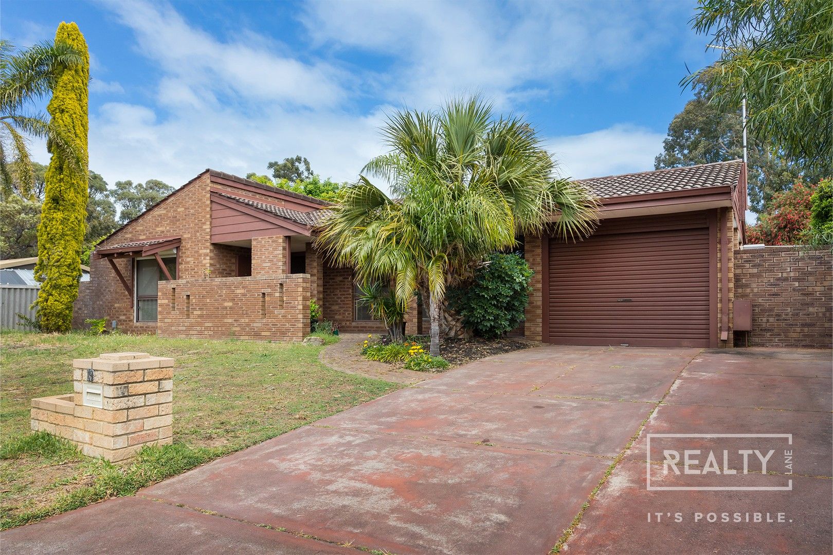 3 bedrooms House in 19 Glengarry Drive DUNCRAIG WA, 6023