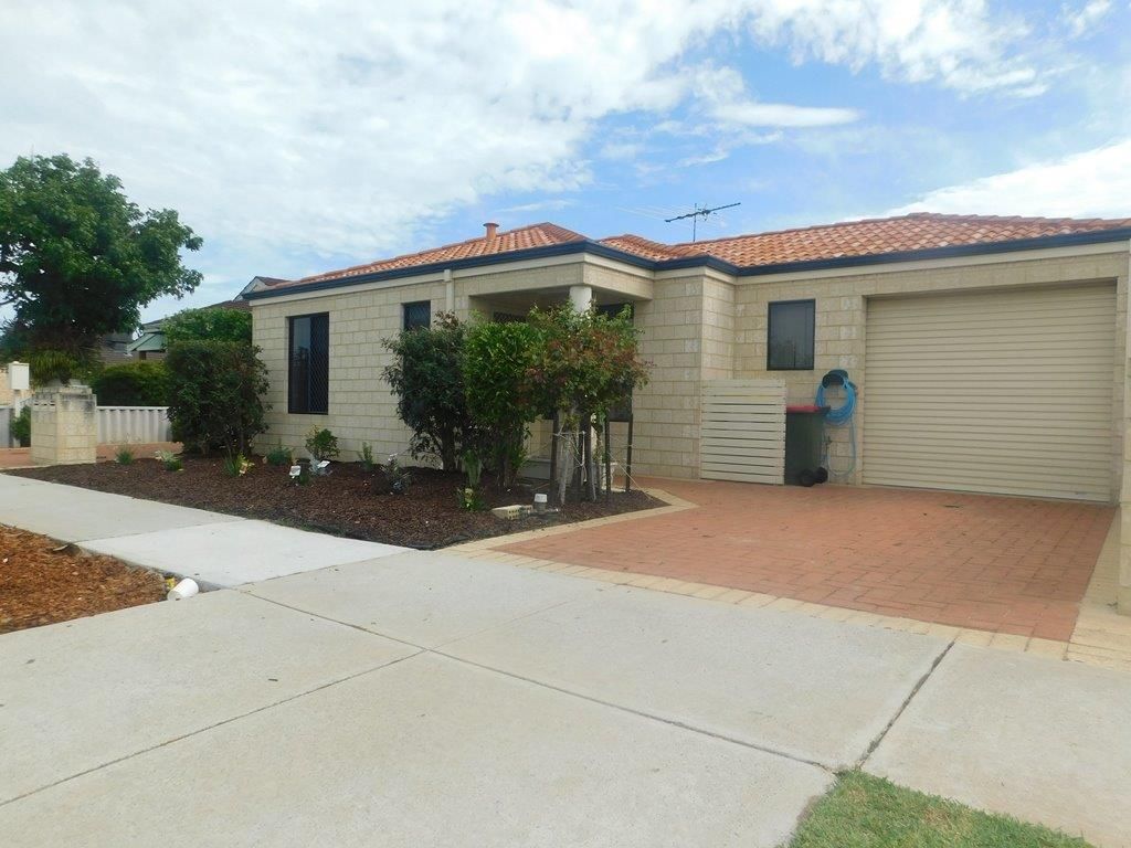 3 bedrooms House in 25a Marda Way NOLLAMARA WA, 6061