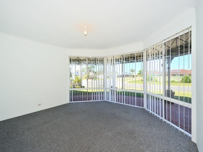 33 Raeside Crescent, Cooloongup WA 6168, Image 1