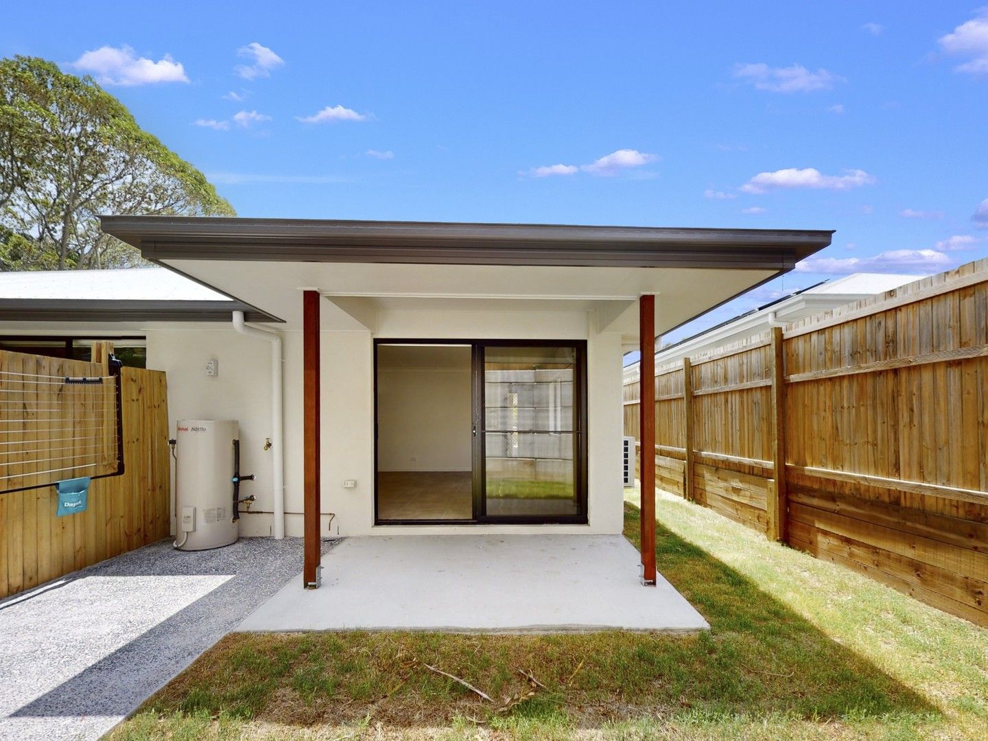 1 bedrooms Duplex in 2/5 Savannah CRT NORTH IPSWICH QLD, 4305