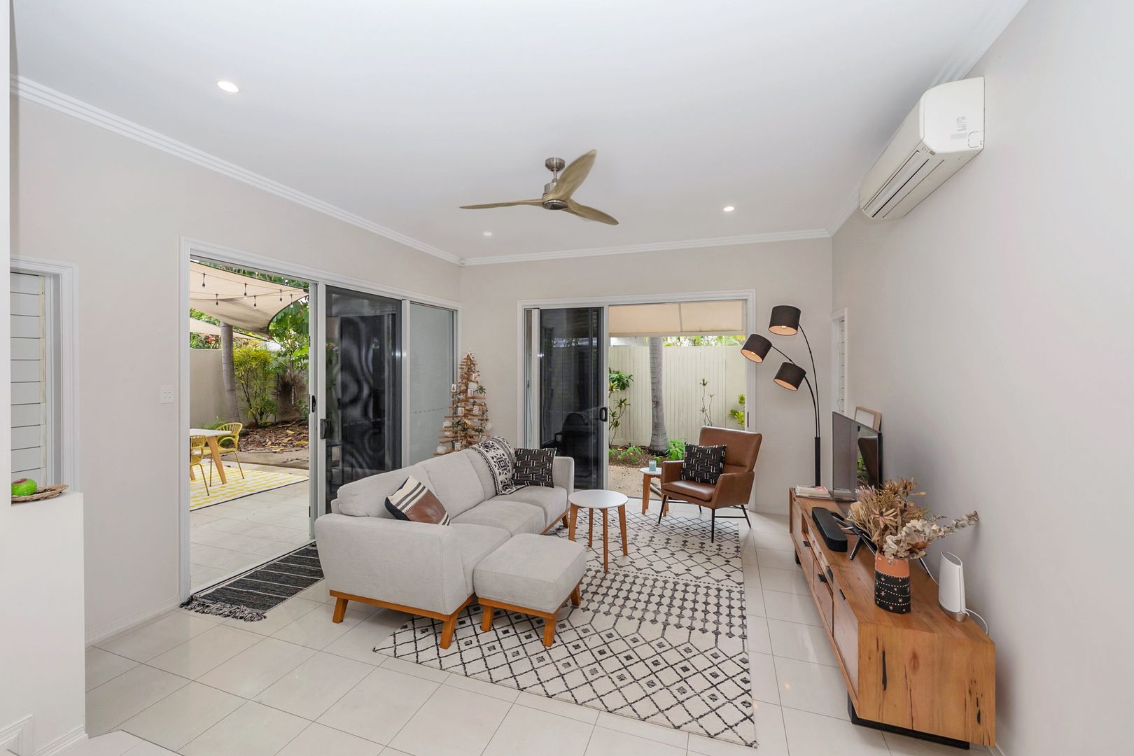 2/35 McKinley Street, North Ward QLD 4810, Image 2