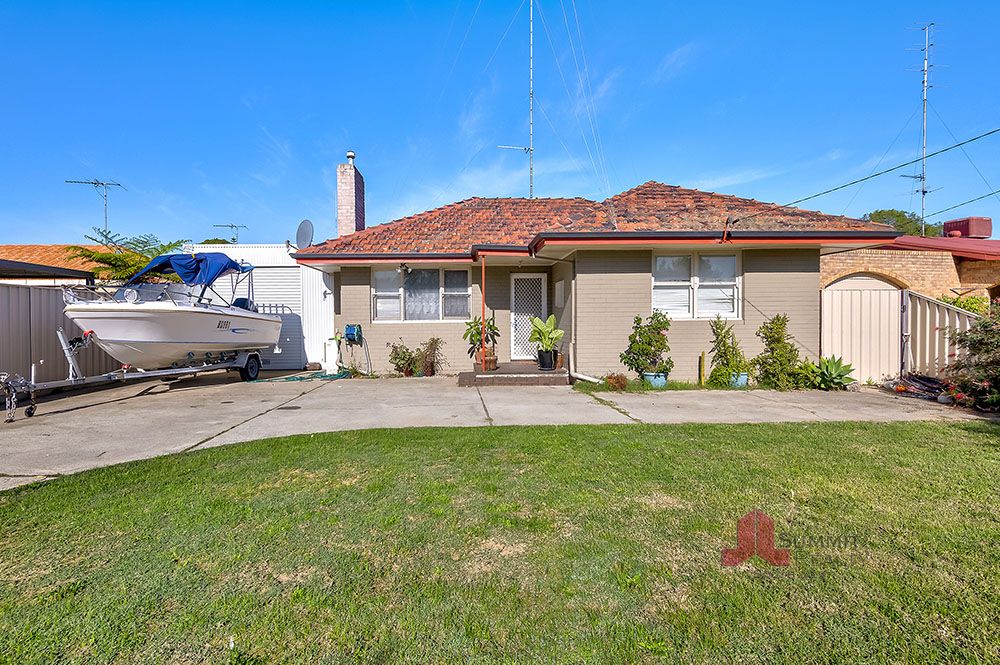 3 bedrooms House in 39 Island Queen Street WITHERS WA, 6230