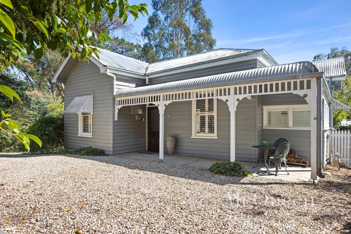 Picture of 39 Hepburn Road, DAYLESFORD VIC 3460
