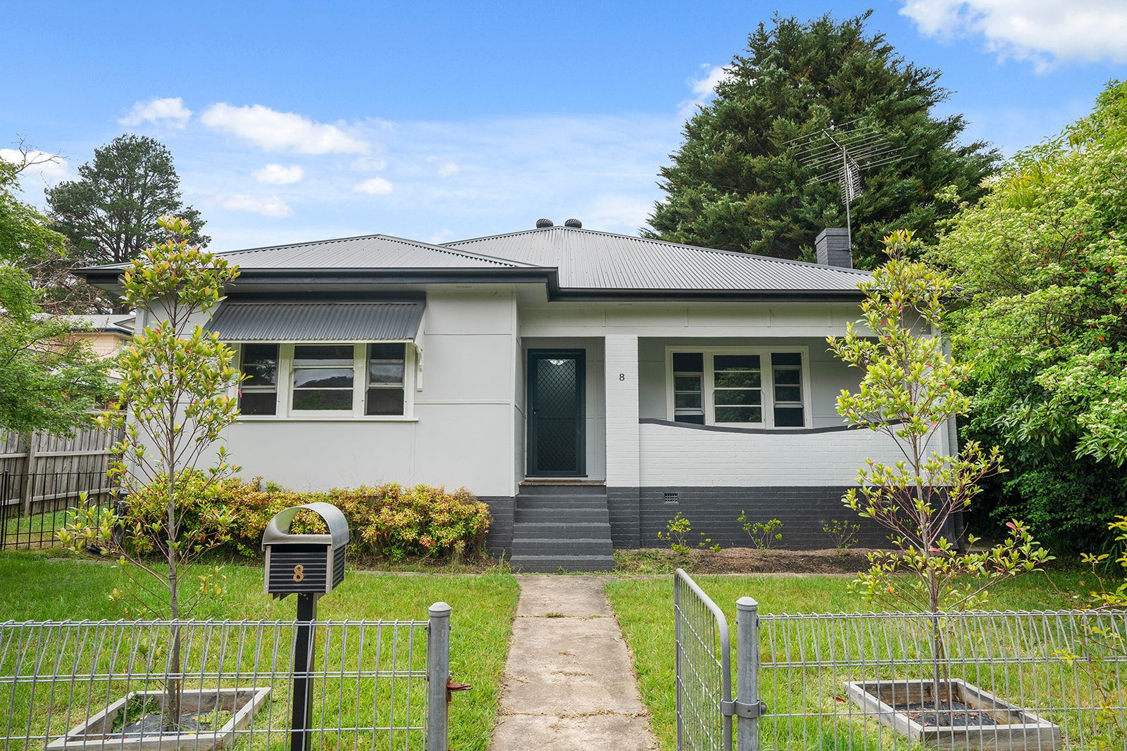 8 Railway Parade, Mittagong NSW 2575 Domain